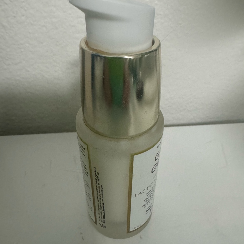 Sunday Riley serum - Picture 2 of 2